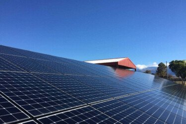 solar panels side angle shot vj40tpcnhs6n34yx
